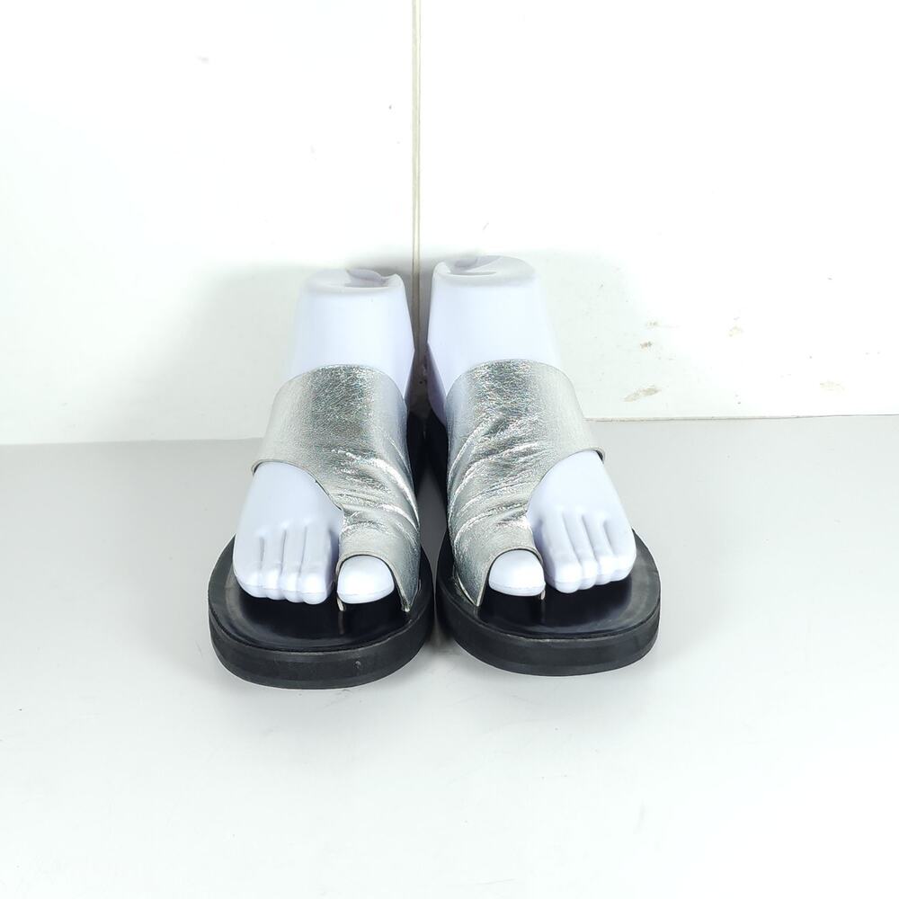 Jeffrey Campbell Women's US 6? Sliver Metallic Leather Toe Post Flat Sandals - Picture 3 of 16